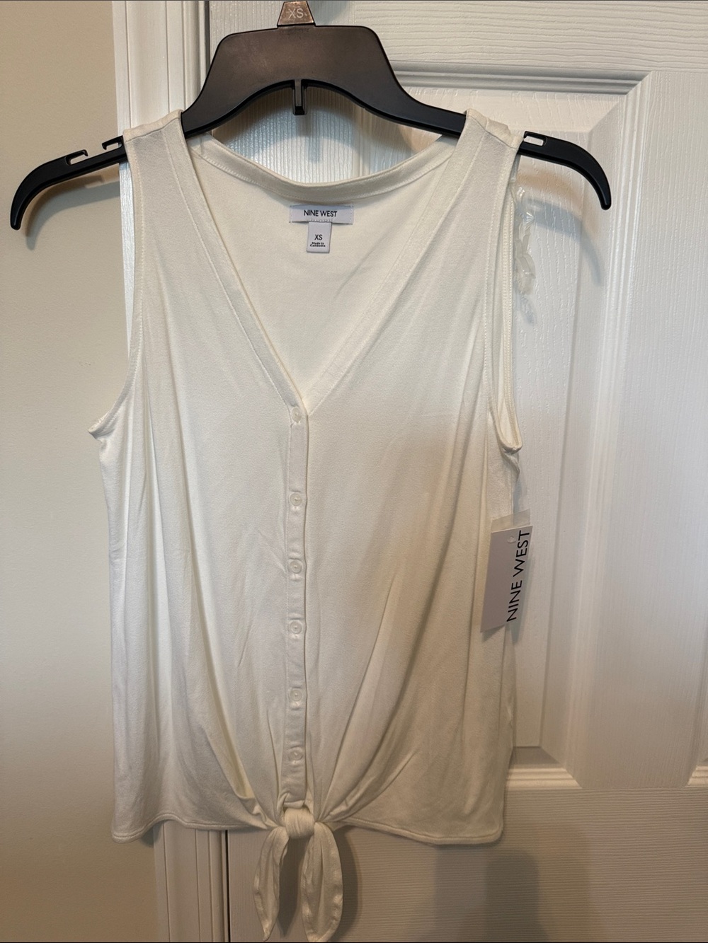 NWT Nine West Ivory Button-Front Tie Hem Tank